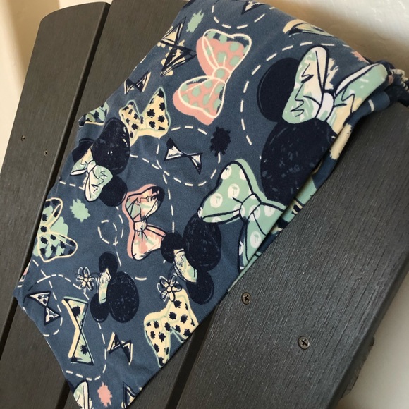 LulaRoe Mickey/Minnie leggings OS - Picture 3 of 4